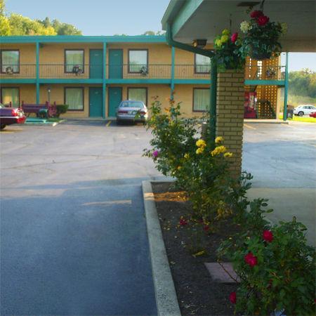 Village Inn Motel - Berrien Springs Dış mekan fotoğraf